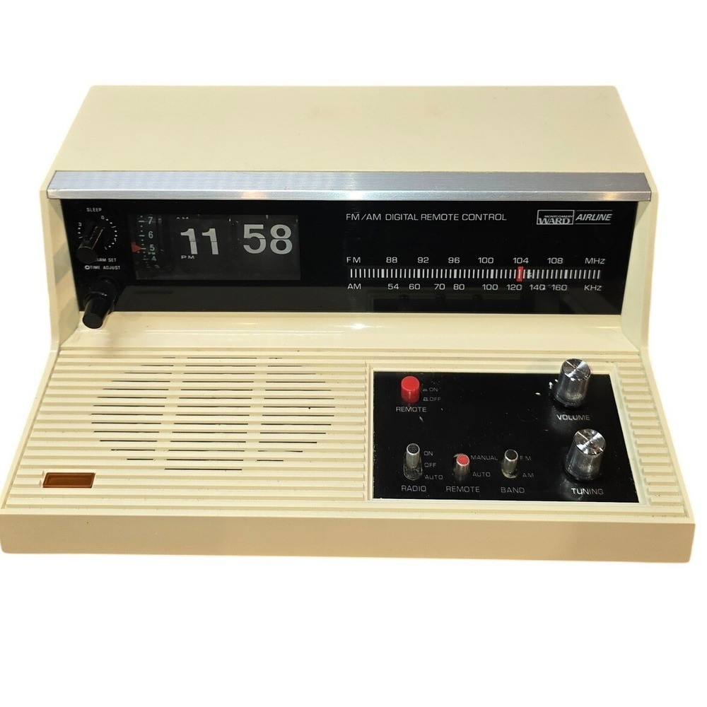 Montgomery Ward 1970s Airline Flip Clock Radio Model GEN-1983A Cream Colored